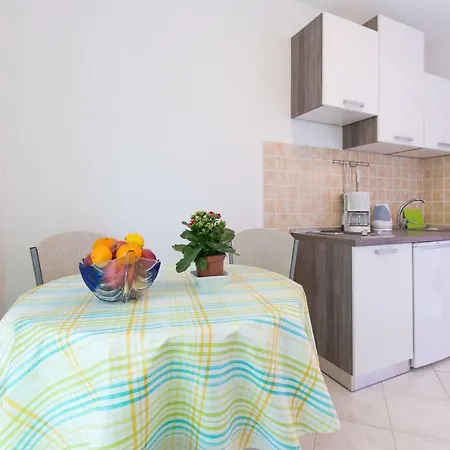 Διαμέρισμα Karen Krk Town