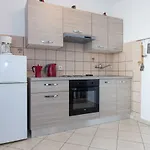 Karen Apartman *