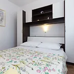 Apartman Karen Krk Town