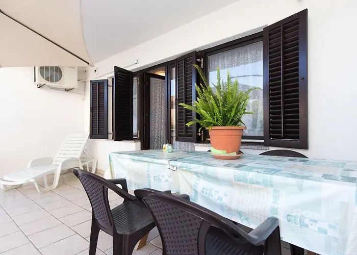 Apartment Karen Krk Town